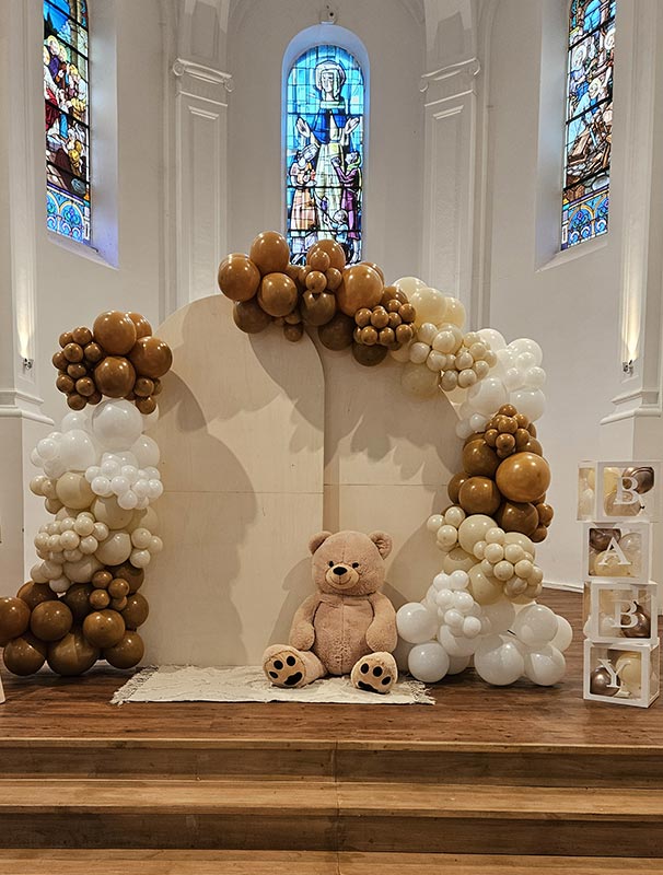 Location déco mariage, anniversaire, baby shower – Mouscron & Tournai . location décoration mariage, mobilier événementiel, déco anniversaire, baby shower Mouscron, décoration fête Tournai, papeterie mariage, décoration communion, Made by MD. Découvrez notre mobilier et décoration tendance pour mariages, anniversaires, baby showers, baptêmes et communions à Mouscron et Tournai. Mobilier, papeterie, compositions florales et décorations pour tous vos événements.